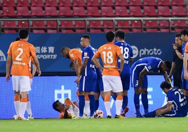 热刺可能终止与洛里的合同 并支付一笔补偿金英媒FootballInsider报道，热刺可能终止与门将洛里的合同。